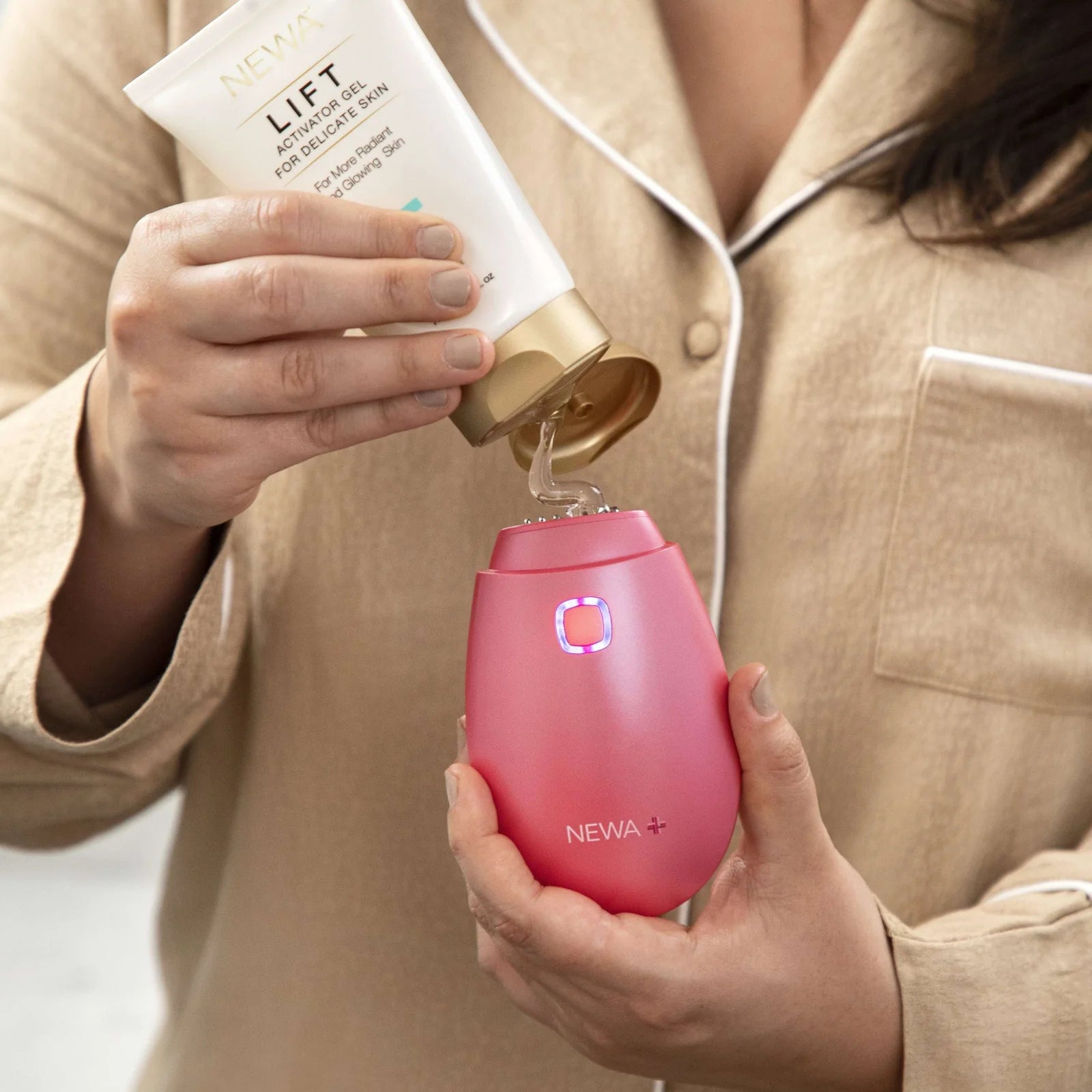 NEWA+ Cordless RF Wrinkle Reduction Device (Pink)